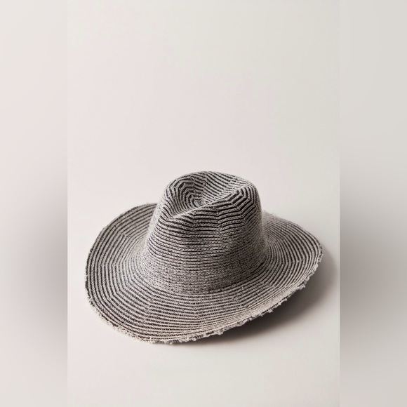 Free People NWT Dylan Distressed Cowboy Hat 🖤 Black 🤍 Sold Out - Picture 2 of 7